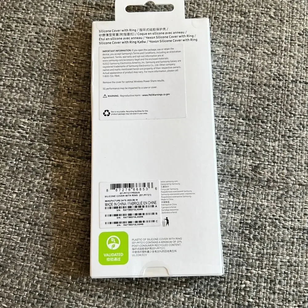 NWT Samsung - Silicone Cover with Ring for Galaxy Z Flip4 - pink